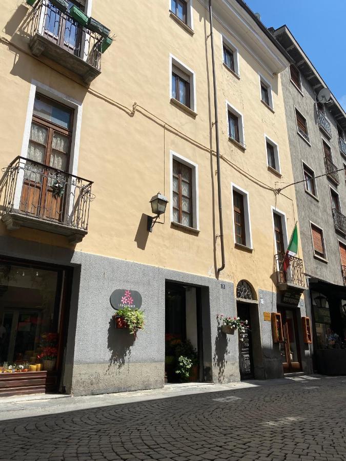 Apartments Il Delfino Aosta Exterior foto